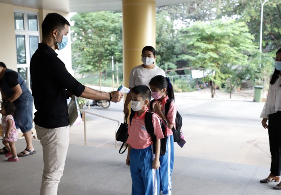 ภาพกิจกรรม  คณะวิทยาศาสตร์และเทคโนโลยี จัดค่ายวิทยาศาสตร์โรงเรียนอนุบาลกำแพงเพชร ระดับชั้นประถมศึกษาปีที่ 1-3