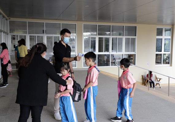 ภาพกิจกรรม  คณะวิทยาศาสตร์และเทคโนโลยี จัดค่ายวิทยาศาสตร์โรงเรียนอนุบาลกำแพงเพชร ระดับชั้นประถมศึกษาปีที่ 1-3