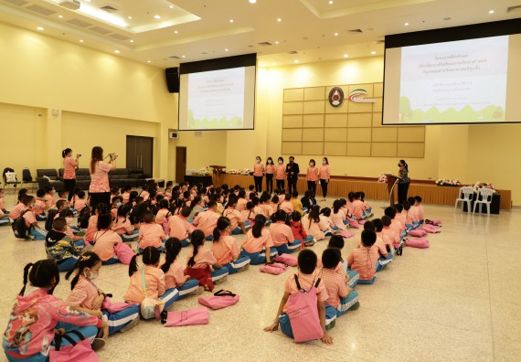 ภาพกิจกรรม  คณะวิทยาศาสตร์และเทคโนโลยี จัดค่ายวิทยาศาสตร์โรงเรียนอนุบาลกำแพงเพชร ระดับชั้นประถมศึกษาปีที่ 1-3