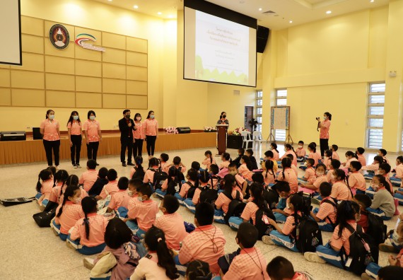 ภาพกิจกรรม  คณะวิทยาศาสตร์และเทคโนโลยี จัดค่ายวิทยาศาสตร์โรงเรียนอนุบาลกำแพงเพชร ระดับชั้นประถมศึกษาปีที่ 1-3