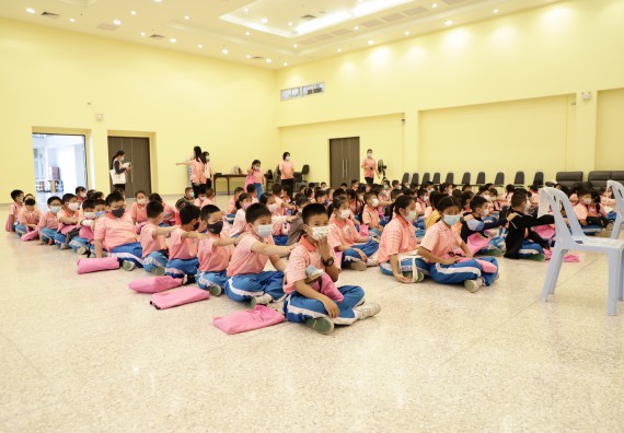 ภาพกิจกรรม  คณะวิทยาศาสตร์และเทคโนโลยี จัดค่ายวิทยาศาสตร์โรงเรียนอนุบาลกำแพงเพชร ระดับชั้นประถมศึกษาปีที่ 1-3