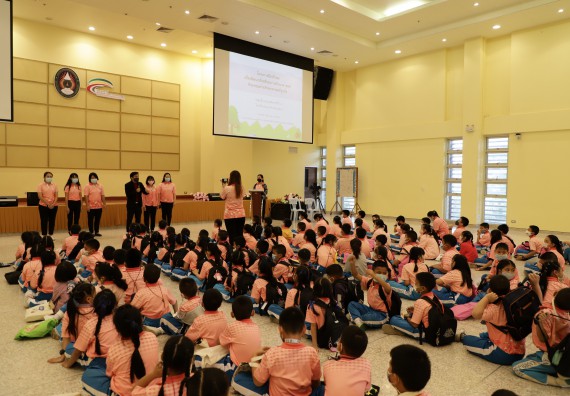 ภาพกิจกรรม  คณะวิทยาศาสตร์และเทคโนโลยี จัดค่ายวิทยาศาสตร์โรงเรียนอนุบาลกำแพงเพชร ระดับชั้นประถมศึกษาปีที่ 1-3