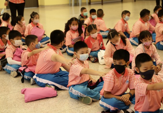 ภาพกิจกรรม  คณะวิทยาศาสตร์และเทคโนโลยี จัดค่ายวิทยาศาสตร์โรงเรียนอนุบาลกำแพงเพชร ระดับชั้นประถมศึกษาปีที่ 1-3