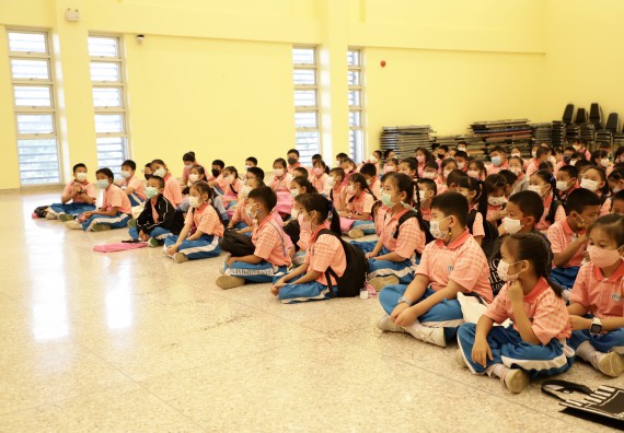 ภาพกิจกรรม  คณะวิทยาศาสตร์และเทคโนโลยี จัดค่ายวิทยาศาสตร์โรงเรียนอนุบาลกำแพงเพชร ระดับชั้นประถมศึกษาปีที่ 1-3