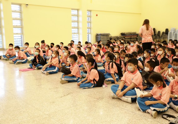 ภาพกิจกรรม  คณะวิทยาศาสตร์และเทคโนโลยี จัดค่ายวิทยาศาสตร์โรงเรียนอนุบาลกำแพงเพชร ระดับชั้นประถมศึกษาปีที่ 1-3