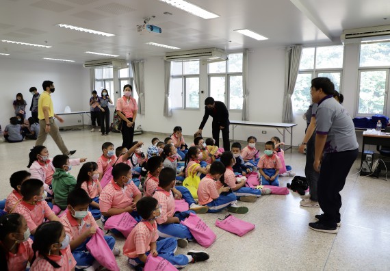 ภาพกิจกรรม  คณะวิทยาศาสตร์และเทคโนโลยี จัดค่ายวิทยาศาสตร์โรงเรียนอนุบาลกำแพงเพชร ระดับชั้นประถมศึกษาปีที่ 1-3