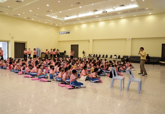 ภาพกิจกรรม  คณะวิทยาศาสตร์และเทคโนโลยี จัดค่ายวิทยาศาสตร์โรงเรียนอนุบาลกำแพงเพชร ระดับชั้นประถมศึกษาปีที่ 1-3