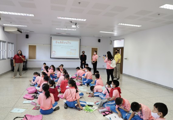 ภาพกิจกรรม  คณะวิทยาศาสตร์และเทคโนโลยี จัดค่ายวิทยาศาสตร์โรงเรียนอนุบาลกำแพงเพชร ระดับชั้นประถมศึกษาปีที่ 1-3