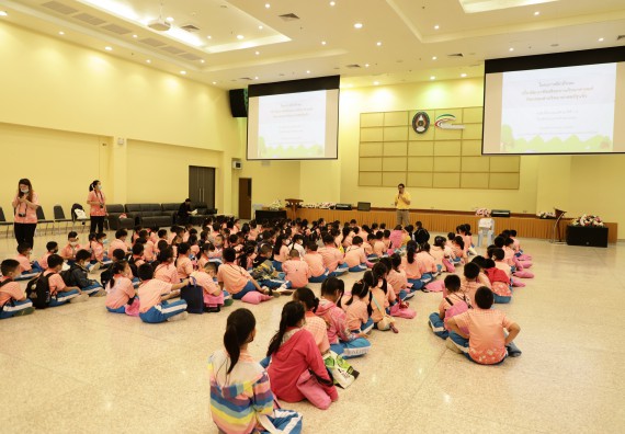 ภาพกิจกรรม  คณะวิทยาศาสตร์และเทคโนโลยี จัดค่ายวิทยาศาสตร์โรงเรียนอนุบาลกำแพงเพชร ระดับชั้นประถมศึกษาปีที่ 1-3