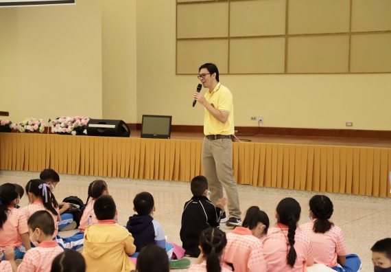 ภาพกิจกรรม  คณะวิทยาศาสตร์และเทคโนโลยี จัดค่ายวิทยาศาสตร์โรงเรียนอนุบาลกำแพงเพชร ระดับชั้นประถมศึกษาปีที่ 1-3