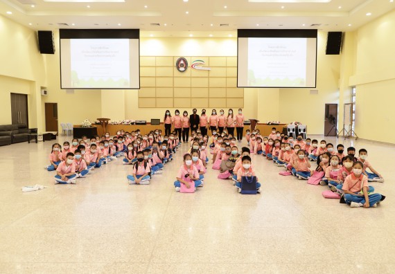 ภาพกิจกรรม  คณะวิทยาศาสตร์และเทคโนโลยี จัดค่ายวิทยาศาสตร์โรงเรียนอนุบาลกำแพงเพชร ระดับชั้นประถมศึกษาปีที่ 1-3