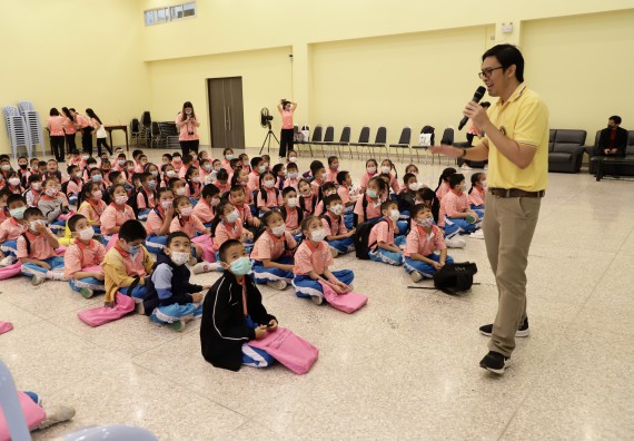 ภาพกิจกรรม  คณะวิทยาศาสตร์และเทคโนโลยี จัดค่ายวิทยาศาสตร์โรงเรียนอนุบาลกำแพงเพชร ระดับชั้นประถมศึกษาปีที่ 1-3