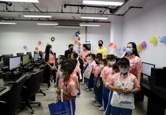 ภาพกิจกรรม  คณะวิทยาศาสตร์และเทคโนโลยี จัดค่ายวิทยาศาสตร์โรงเรียนอนุบาลกำแพงเพชร ระดับชั้นประถมศึกษาปีที่ 1-3