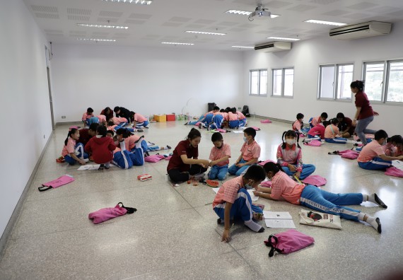 ภาพกิจกรรม  คณะวิทยาศาสตร์และเทคโนโลยี จัดค่ายวิทยาศาสตร์โรงเรียนอนุบาลกำแพงเพชร ระดับชั้นประถมศึกษาปีที่ 1-3