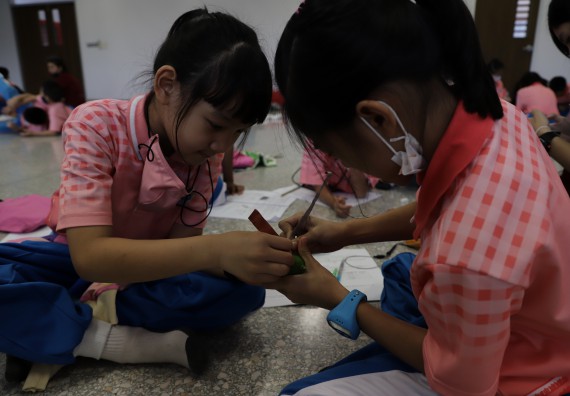 ภาพกิจกรรม  คณะวิทยาศาสตร์และเทคโนโลยี จัดค่ายวิทยาศาสตร์โรงเรียนอนุบาลกำแพงเพชร ระดับชั้นประถมศึกษาปีที่ 1-3