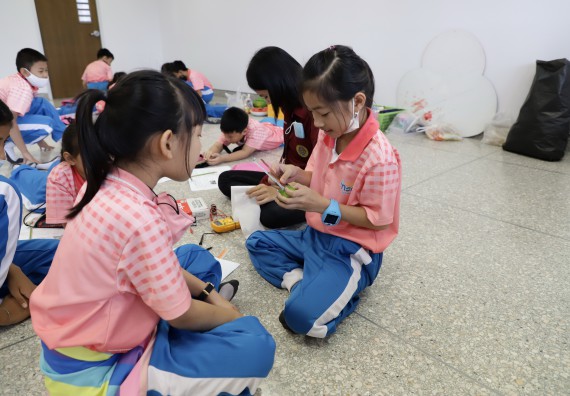 ภาพกิจกรรม  คณะวิทยาศาสตร์และเทคโนโลยี จัดค่ายวิทยาศาสตร์โรงเรียนอนุบาลกำแพงเพชร ระดับชั้นประถมศึกษาปีที่ 1-3