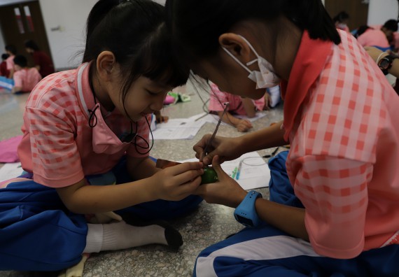 ภาพกิจกรรม  คณะวิทยาศาสตร์และเทคโนโลยี จัดค่ายวิทยาศาสตร์โรงเรียนอนุบาลกำแพงเพชร ระดับชั้นประถมศึกษาปีที่ 1-3