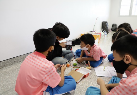 ภาพกิจกรรม  คณะวิทยาศาสตร์และเทคโนโลยี จัดค่ายวิทยาศาสตร์โรงเรียนอนุบาลกำแพงเพชร ระดับชั้นประถมศึกษาปีที่ 1-3