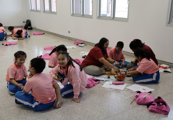 ภาพกิจกรรม  คณะวิทยาศาสตร์และเทคโนโลยี จัดค่ายวิทยาศาสตร์โรงเรียนอนุบาลกำแพงเพชร ระดับชั้นประถมศึกษาปีที่ 1-3