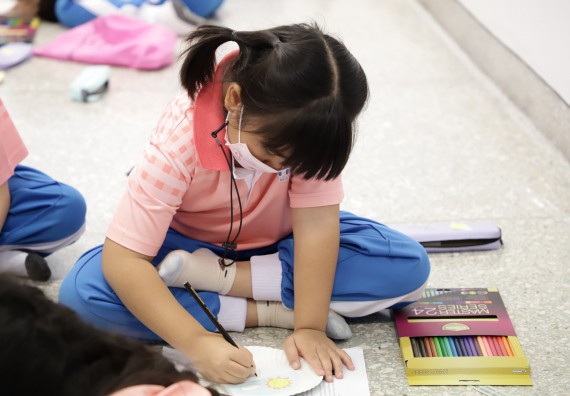 ภาพกิจกรรม  คณะวิทยาศาสตร์และเทคโนโลยี จัดค่ายวิทยาศาสตร์โรงเรียนอนุบาลกำแพงเพชร ระดับชั้นประถมศึกษาปีที่ 1-3