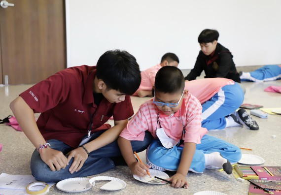 ภาพกิจกรรม  คณะวิทยาศาสตร์และเทคโนโลยี จัดค่ายวิทยาศาสตร์โรงเรียนอนุบาลกำแพงเพชร ระดับชั้นประถมศึกษาปีที่ 1-3