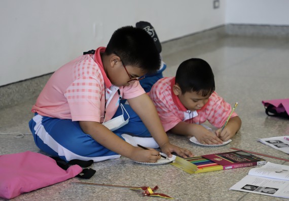 ภาพกิจกรรม  คณะวิทยาศาสตร์และเทคโนโลยี จัดค่ายวิทยาศาสตร์โรงเรียนอนุบาลกำแพงเพชร ระดับชั้นประถมศึกษาปีที่ 1-3