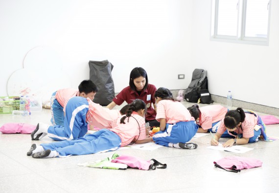 ภาพกิจกรรม  คณะวิทยาศาสตร์และเทคโนโลยี จัดค่ายวิทยาศาสตร์โรงเรียนอนุบาลกำแพงเพชร ระดับชั้นประถมศึกษาปีที่ 1-3