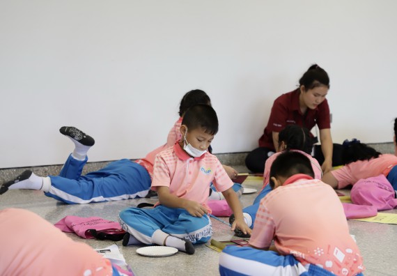 ภาพกิจกรรม  คณะวิทยาศาสตร์และเทคโนโลยี จัดค่ายวิทยาศาสตร์โรงเรียนอนุบาลกำแพงเพชร ระดับชั้นประถมศึกษาปีที่ 1-3