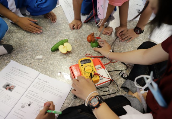 ภาพกิจกรรม  คณะวิทยาศาสตร์และเทคโนโลยี จัดค่ายวิทยาศาสตร์โรงเรียนอนุบาลกำแพงเพชร ระดับชั้นประถมศึกษาปีที่ 1-3