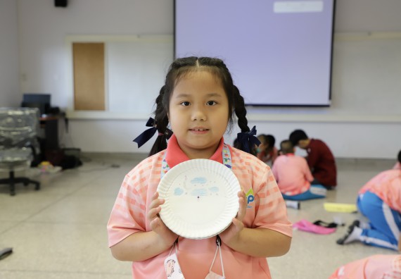 ภาพกิจกรรม  คณะวิทยาศาสตร์และเทคโนโลยี จัดค่ายวิทยาศาสตร์โรงเรียนอนุบาลกำแพงเพชร ระดับชั้นประถมศึกษาปีที่ 1-3