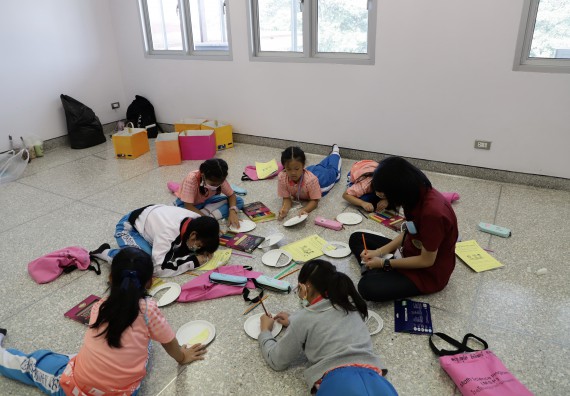 ภาพกิจกรรม  คณะวิทยาศาสตร์และเทคโนโลยี จัดค่ายวิทยาศาสตร์โรงเรียนอนุบาลกำแพงเพชร ระดับชั้นประถมศึกษาปีที่ 1-3