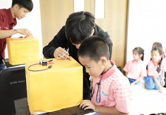 ภาพกิจกรรม  คณะวิทยาศาสตร์และเทคโนโลยี จัดค่ายวิทยาศาสตร์โรงเรียนอนุบาลกำแพงเพชร ระดับชั้นประถมศึกษาปีที่ 1-3