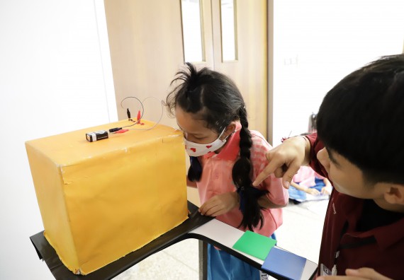 ภาพกิจกรรม  คณะวิทยาศาสตร์และเทคโนโลยี จัดค่ายวิทยาศาสตร์โรงเรียนอนุบาลกำแพงเพชร ระดับชั้นประถมศึกษาปีที่ 1-3