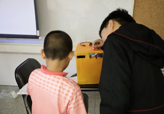 ภาพกิจกรรม  คณะวิทยาศาสตร์และเทคโนโลยี จัดค่ายวิทยาศาสตร์โรงเรียนอนุบาลกำแพงเพชร ระดับชั้นประถมศึกษาปีที่ 1-3