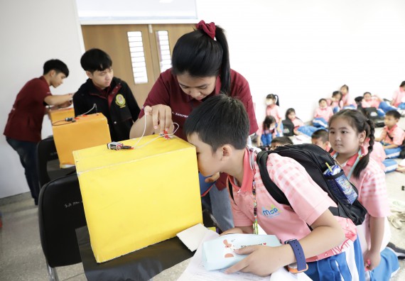ภาพกิจกรรม  คณะวิทยาศาสตร์และเทคโนโลยี จัดค่ายวิทยาศาสตร์โรงเรียนอนุบาลกำแพงเพชร ระดับชั้นประถมศึกษาปีที่ 1-3