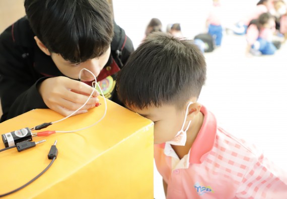 ภาพกิจกรรม  คณะวิทยาศาสตร์และเทคโนโลยี จัดค่ายวิทยาศาสตร์โรงเรียนอนุบาลกำแพงเพชร ระดับชั้นประถมศึกษาปีที่ 1-3