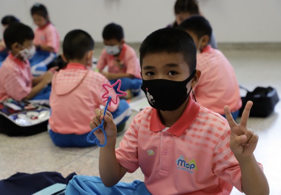 ภาพกิจกรรม  คณะวิทยาศาสตร์และเทคโนโลยี จัดค่ายวิทยาศาสตร์โรงเรียนอนุบาลกำแพงเพชร ระดับชั้นประถมศึกษาปีที่ 1-3