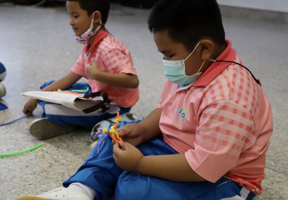 ภาพกิจกรรม  คณะวิทยาศาสตร์และเทคโนโลยี จัดค่ายวิทยาศาสตร์โรงเรียนอนุบาลกำแพงเพชร ระดับชั้นประถมศึกษาปีที่ 1-3