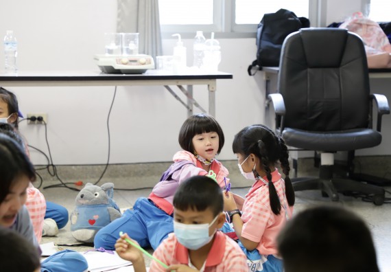 ภาพกิจกรรม  คณะวิทยาศาสตร์และเทคโนโลยี จัดค่ายวิทยาศาสตร์โรงเรียนอนุบาลกำแพงเพชร ระดับชั้นประถมศึกษาปีที่ 1-3