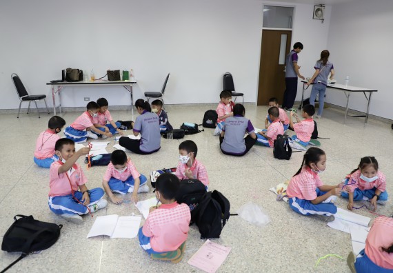 ภาพกิจกรรม  คณะวิทยาศาสตร์และเทคโนโลยี จัดค่ายวิทยาศาสตร์โรงเรียนอนุบาลกำแพงเพชร ระดับชั้นประถมศึกษาปีที่ 1-3