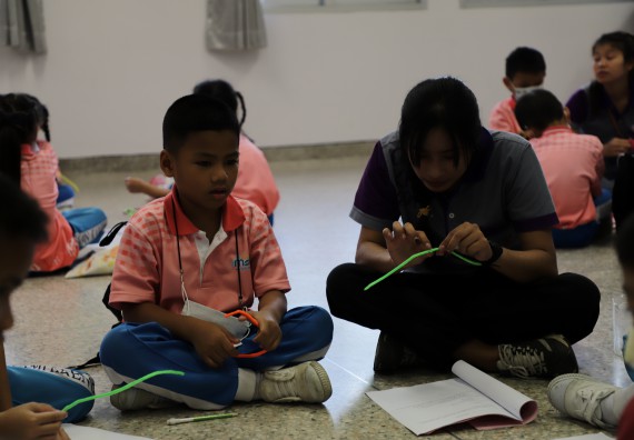 ภาพกิจกรรม  คณะวิทยาศาสตร์และเทคโนโลยี จัดค่ายวิทยาศาสตร์โรงเรียนอนุบาลกำแพงเพชร ระดับชั้นประถมศึกษาปีที่ 1-3