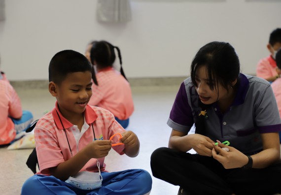 ภาพกิจกรรม  คณะวิทยาศาสตร์และเทคโนโลยี จัดค่ายวิทยาศาสตร์โรงเรียนอนุบาลกำแพงเพชร ระดับชั้นประถมศึกษาปีที่ 1-3