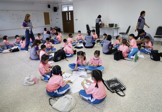 ภาพกิจกรรม  คณะวิทยาศาสตร์และเทคโนโลยี จัดค่ายวิทยาศาสตร์โรงเรียนอนุบาลกำแพงเพชร ระดับชั้นประถมศึกษาปีที่ 1-3