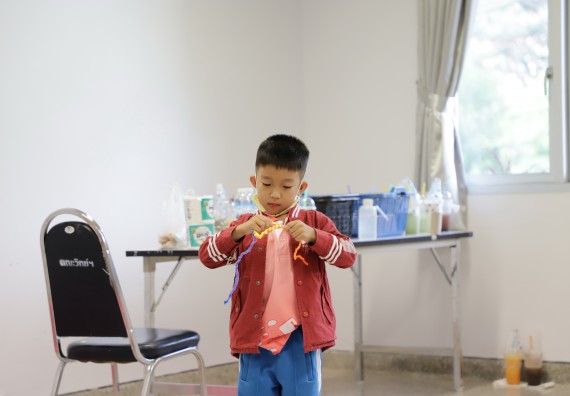 ภาพกิจกรรม  คณะวิทยาศาสตร์และเทคโนโลยี จัดค่ายวิทยาศาสตร์โรงเรียนอนุบาลกำแพงเพชร ระดับชั้นประถมศึกษาปีที่ 1-3