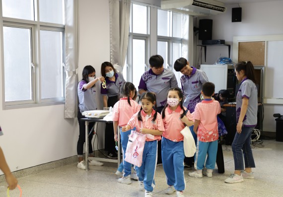 ภาพกิจกรรม  คณะวิทยาศาสตร์และเทคโนโลยี จัดค่ายวิทยาศาสตร์โรงเรียนอนุบาลกำแพงเพชร ระดับชั้นประถมศึกษาปีที่ 1-3