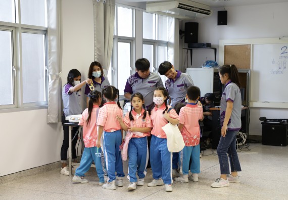 ภาพกิจกรรม  คณะวิทยาศาสตร์และเทคโนโลยี จัดค่ายวิทยาศาสตร์โรงเรียนอนุบาลกำแพงเพชร ระดับชั้นประถมศึกษาปีที่ 1-3
