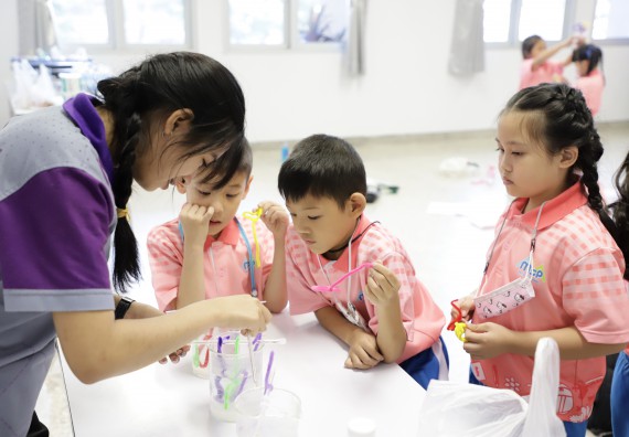 ภาพกิจกรรม  คณะวิทยาศาสตร์และเทคโนโลยี จัดค่ายวิทยาศาสตร์โรงเรียนอนุบาลกำแพงเพชร ระดับชั้นประถมศึกษาปีที่ 1-3