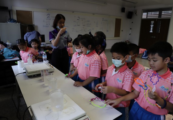 ภาพกิจกรรม  คณะวิทยาศาสตร์และเทคโนโลยี จัดค่ายวิทยาศาสตร์โรงเรียนอนุบาลกำแพงเพชร ระดับชั้นประถมศึกษาปีที่ 1-3