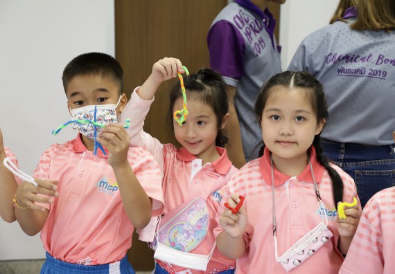 ภาพกิจกรรม  คณะวิทยาศาสตร์และเทคโนโลยี จัดค่ายวิทยาศาสตร์โรงเรียนอนุบาลกำแพงเพชร ระดับชั้นประถมศึกษาปีที่ 1-3