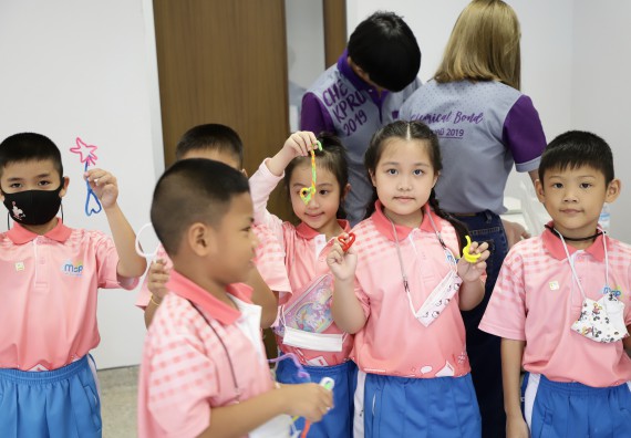ภาพกิจกรรม  คณะวิทยาศาสตร์และเทคโนโลยี จัดค่ายวิทยาศาสตร์โรงเรียนอนุบาลกำแพงเพชร ระดับชั้นประถมศึกษาปีที่ 1-3